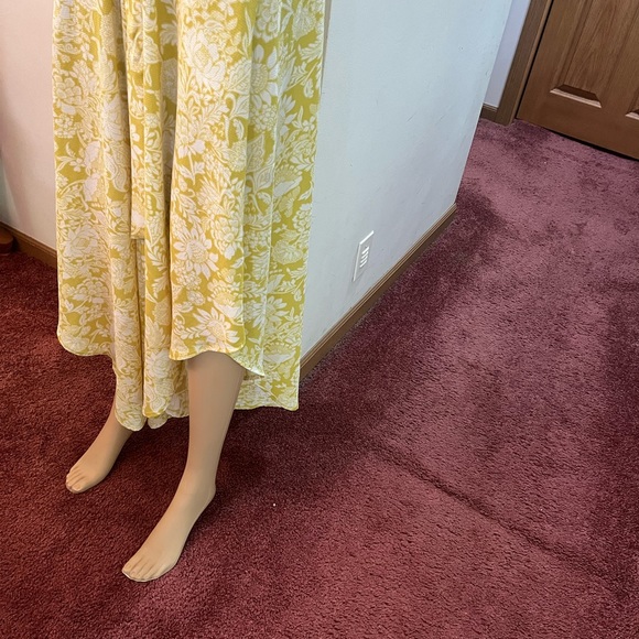 New XL jumpsuit never been worn! - Picture 4 of 12